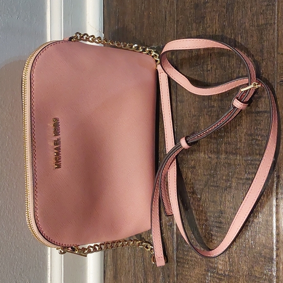 MICHAEL Michael Kors Handbags - ❣️💫MARK DOWN💫❣️Michael Kors pink bag